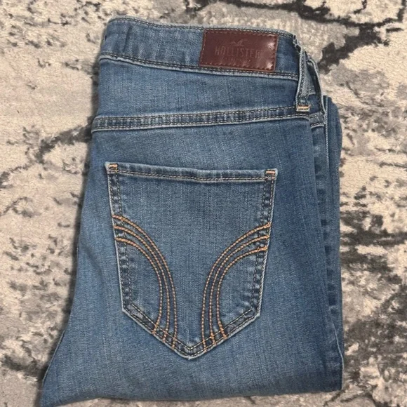 Hollister Women's Blue Jeans - Picture 3 of 4